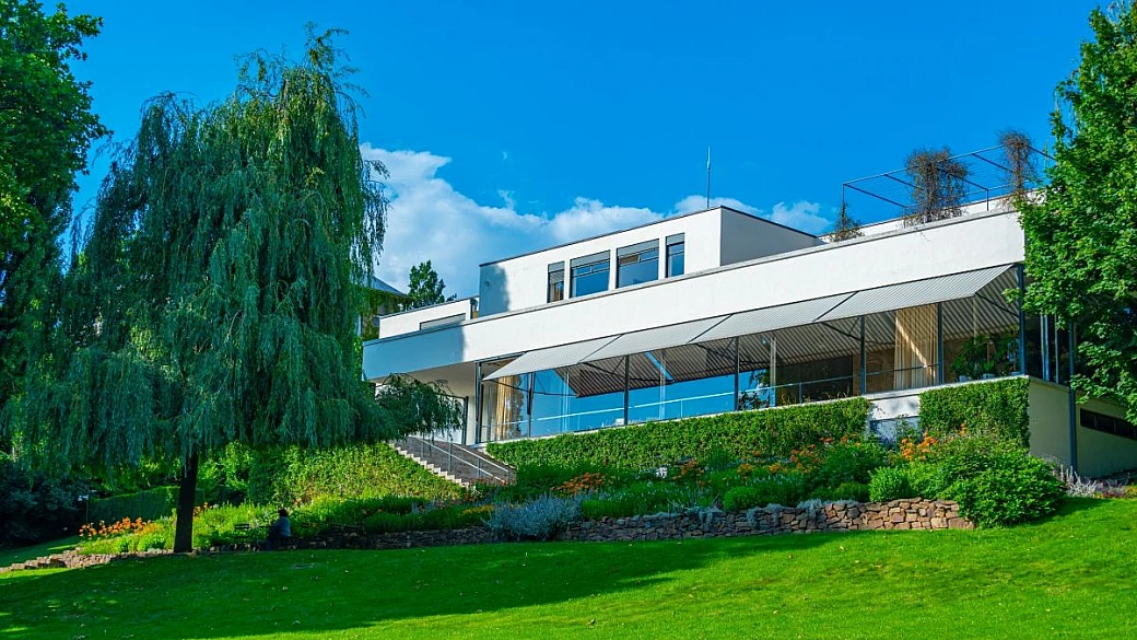 repubblica ceca, la villa nel cuore della moravia è il capolavoro dell'architettura moderna patrimonio unesco