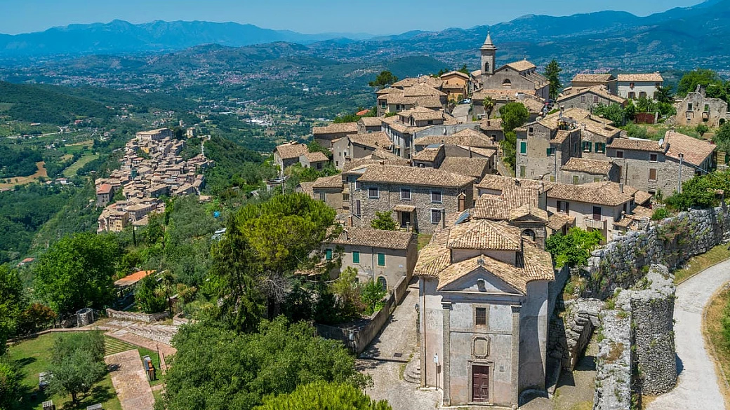 lazio, il borgo di cicerone è la perla della ciociaria da scoprire quest'estate