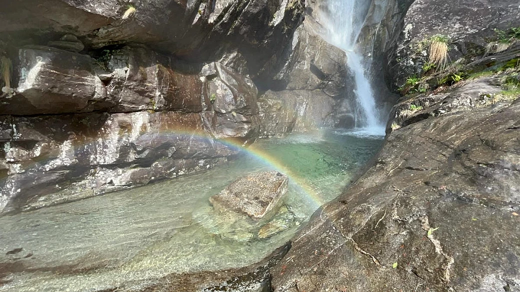 30 minuti di passeggiata e sei in paradiso: alle porte della città c'è la cascata più alta di tutta la regione