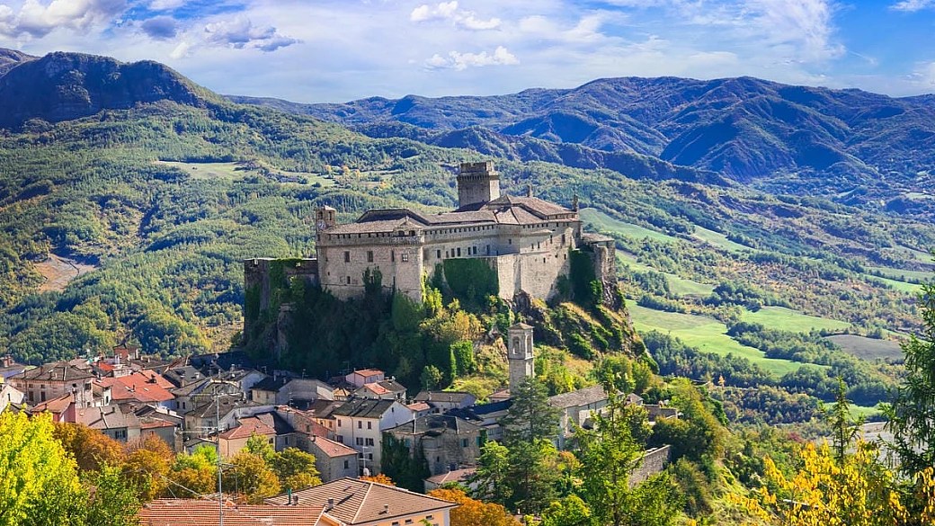 emilia romagna, qui puoi visitare la fortezza inespugnabile dove si aggira il fantasma più famoso d'italia