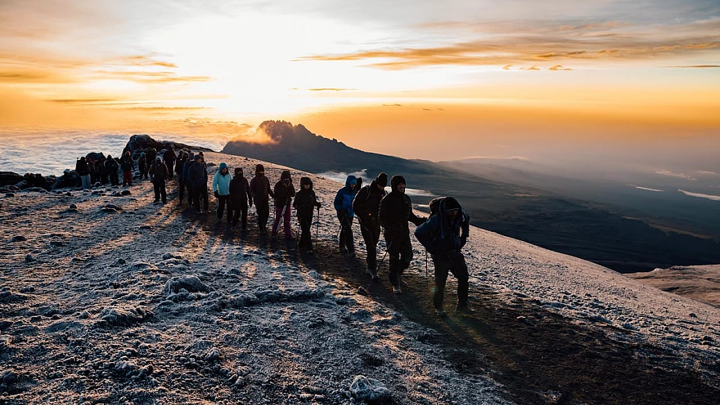 come prepararsi per scalare il kilimanjaro: la guida pratica