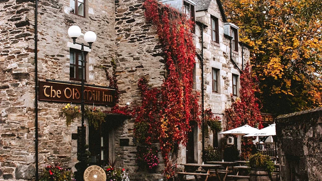 scozia in autunno: il perthshire e pitlochry, la cittadina gioiello dove si svolge il festival delle luci nel bosco