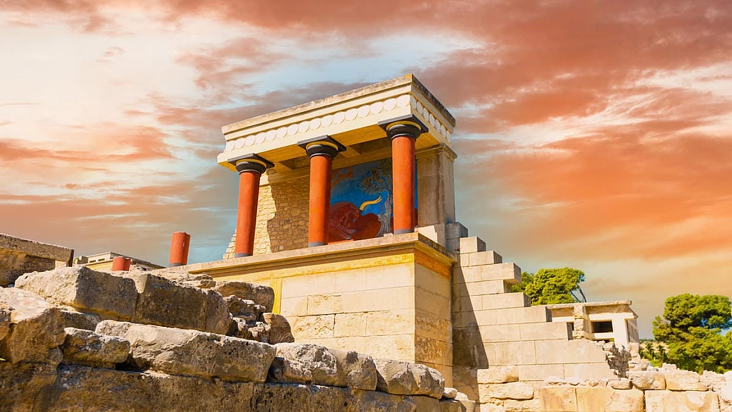 dimentica la folla del partenone: il tempio greco a picco sul mare nascosto su un'isola lontana dai turisti