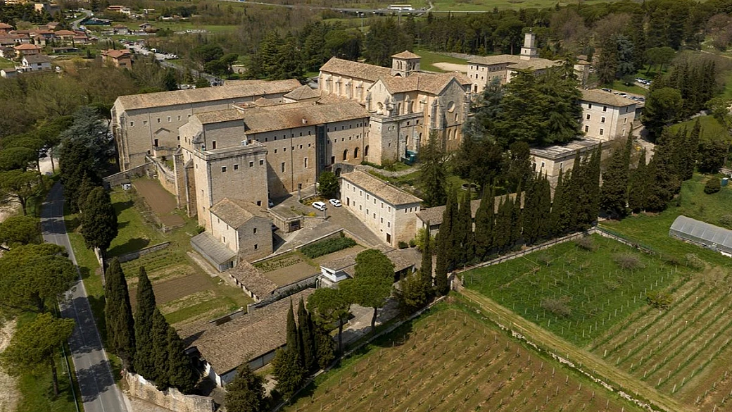 immersa nel silenzio per staccare da tutto: nel basso lazio c'è l'abbazia dove puoi regalarti un ritiro di pace