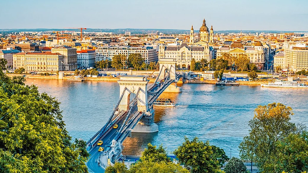 tre giorni a budapest bastano per innamorarsi: terme, danubio e quartieri da girare a piedi