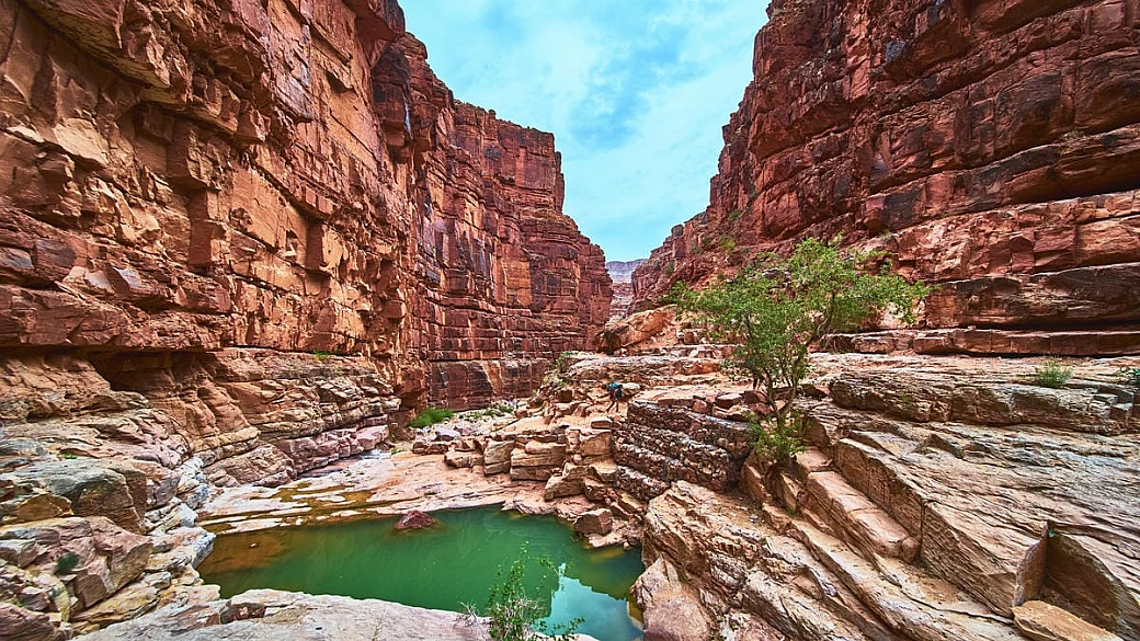 solo gli asini possono arrivarci: in fondo al canyon c’è il paese più sperduto al mondo