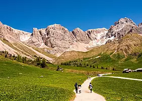 turistipercaso Alpine,Landscape,Walking,From,Passo,San,Pellegrino,To,Fuciade,Refuge