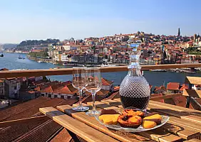 turistipercaso Table,With,View,A,Wonderful,View,Over,The,River,In