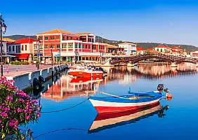 turistipercaso Lefkada,,Greece.,Small,Marina,For,The,Fishing,Boats,And,Wooden
