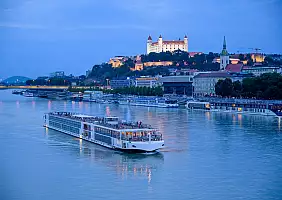 turistipercaso Bratislava,,Slovakia,-,July,9,,2019:,A,River,Cruise,Boat