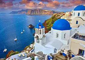 turistipercaso Fira,Town,On,Santorini,Island,,Greece.,Incredibly,Romantic,Sunrise,On