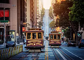 turistipercaso Classic,View,Of,Historic,Traditional,Cable,Cars,Riding,On,Famous