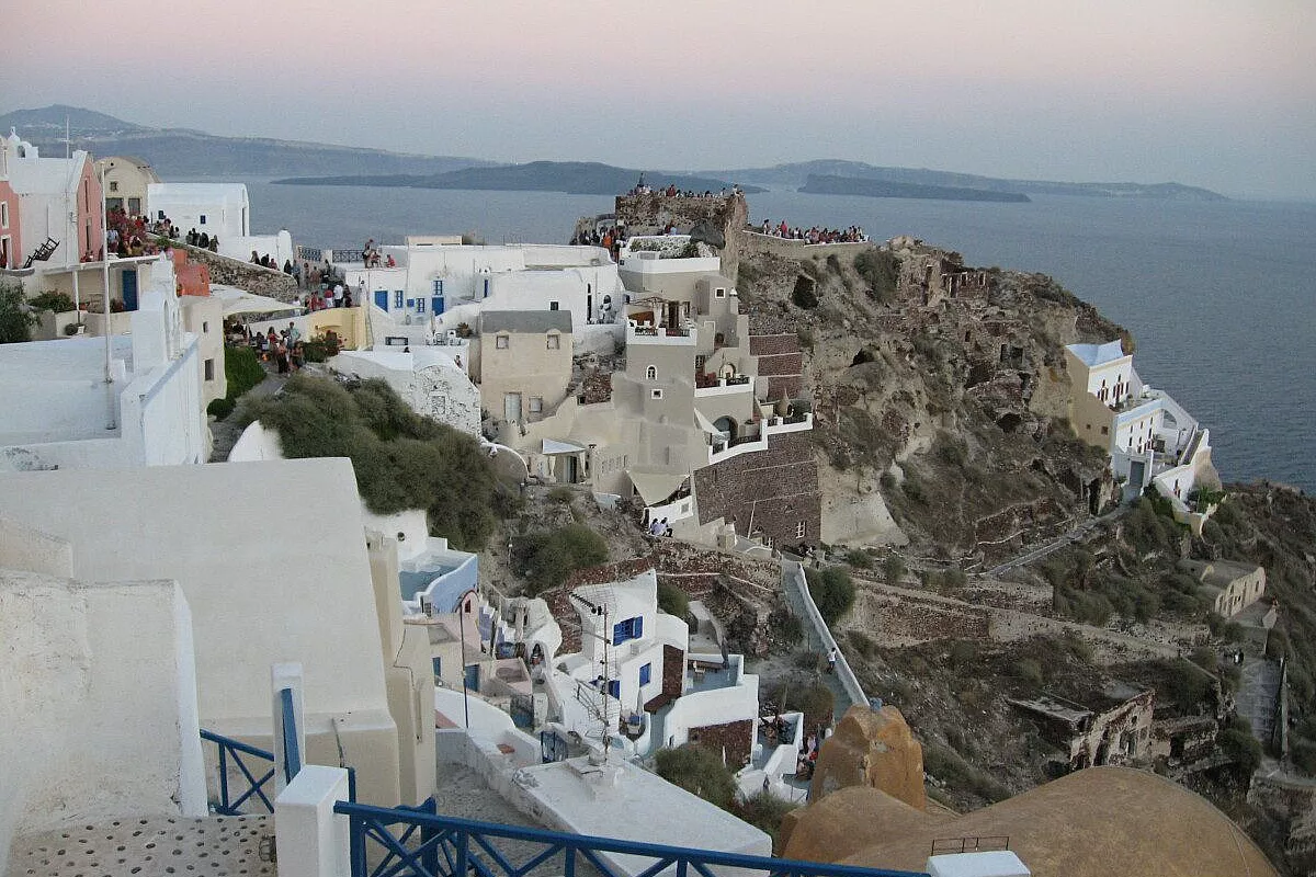 Perdere la testa a Santorini di e Milos
