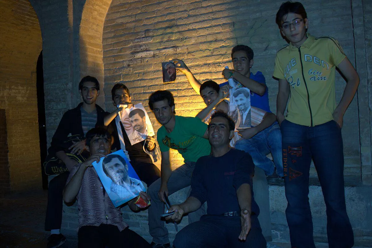 Iran, metà del mondo