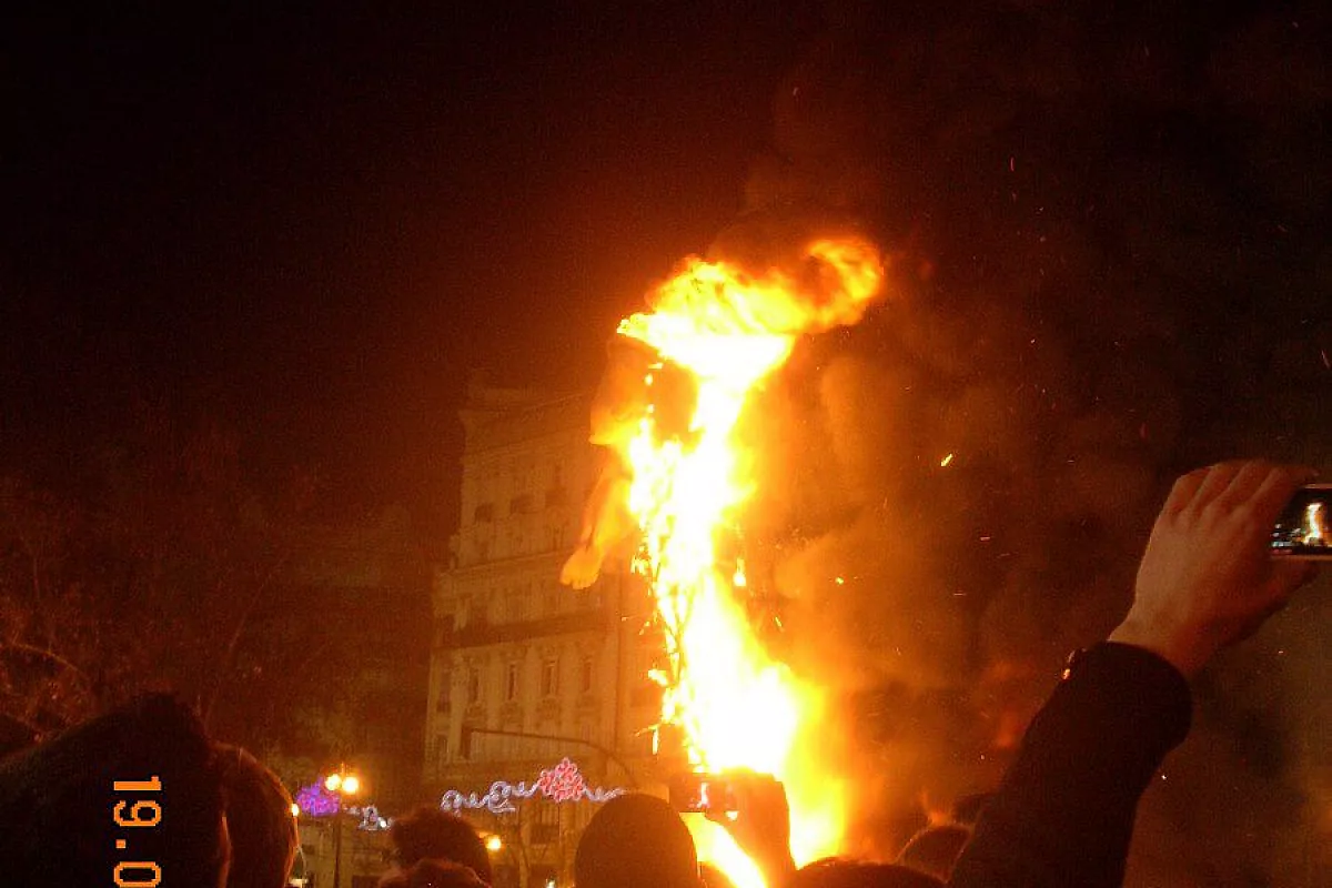 Il rogo della Fallas