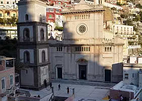 turistipercaso amalfi-c6ky3