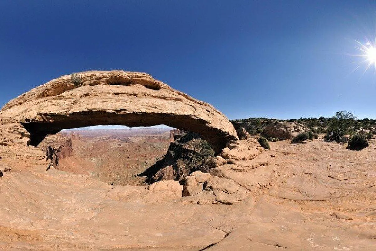 mesa arch, canyonlands