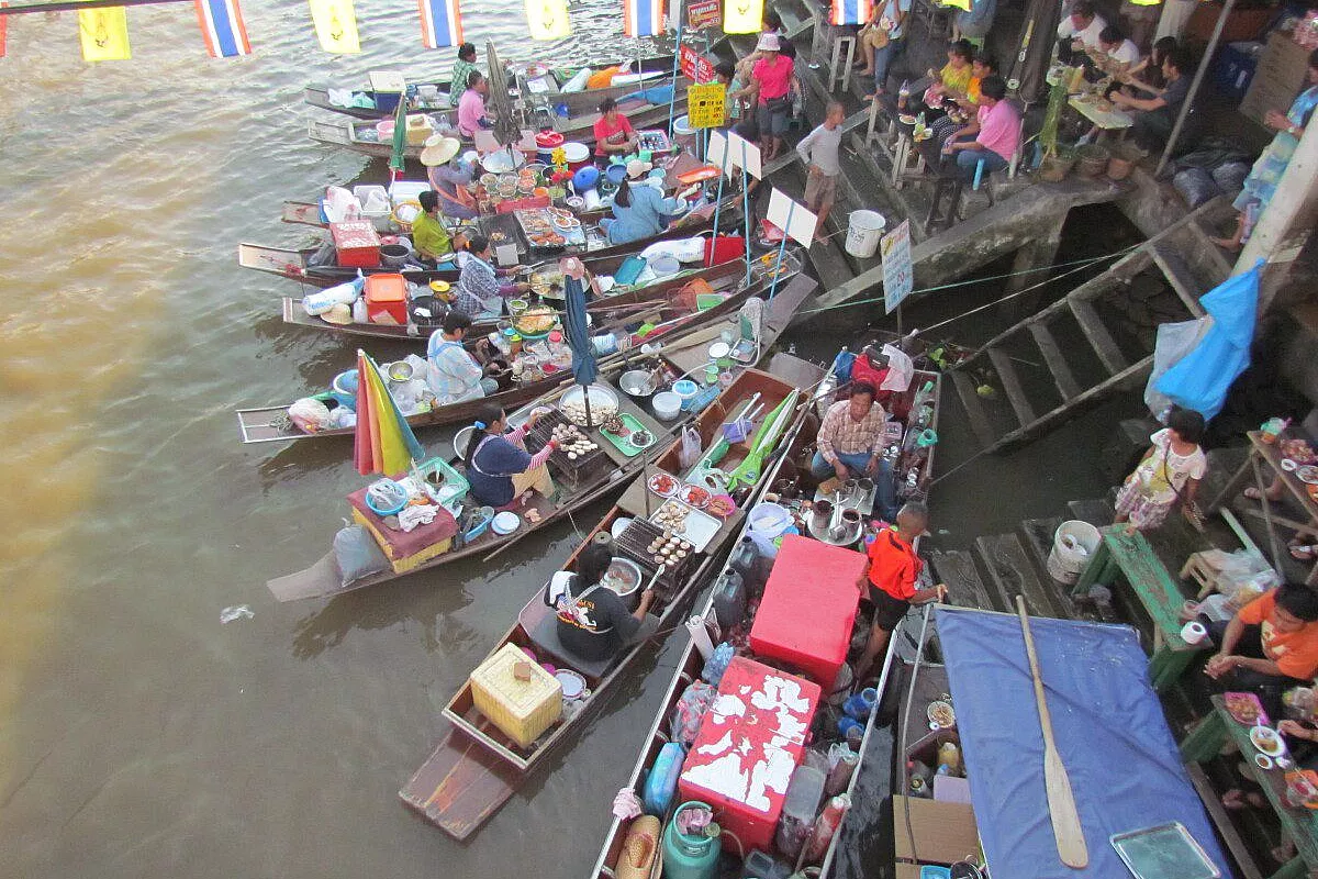 Amphawa, floating market