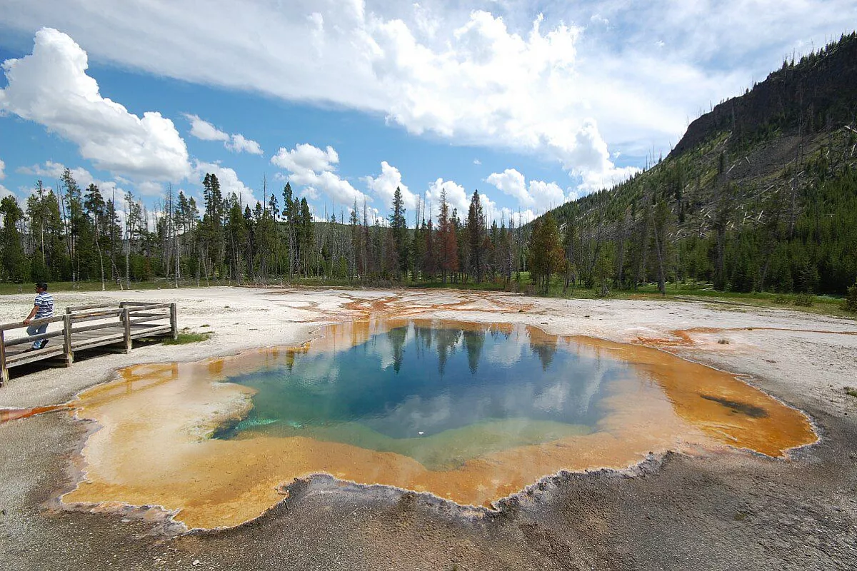 Yellowstone - Black Send Basin