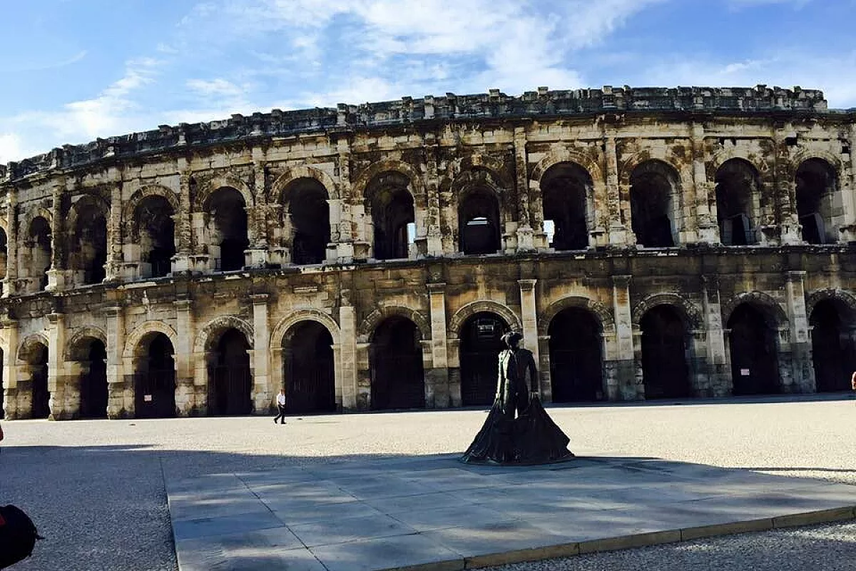 nimes