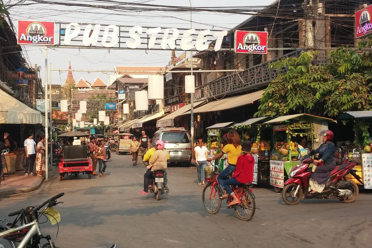 pub street - Siem Reap
