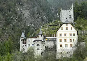 turistipercaso castello-di-neuschwanstein-yzjyy