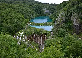 turistipercaso castello-di-prediama-e-sue-grotte-rgj2f