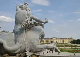 turistipercaso castello-di-schonbrunn-palazzo-ygyu2