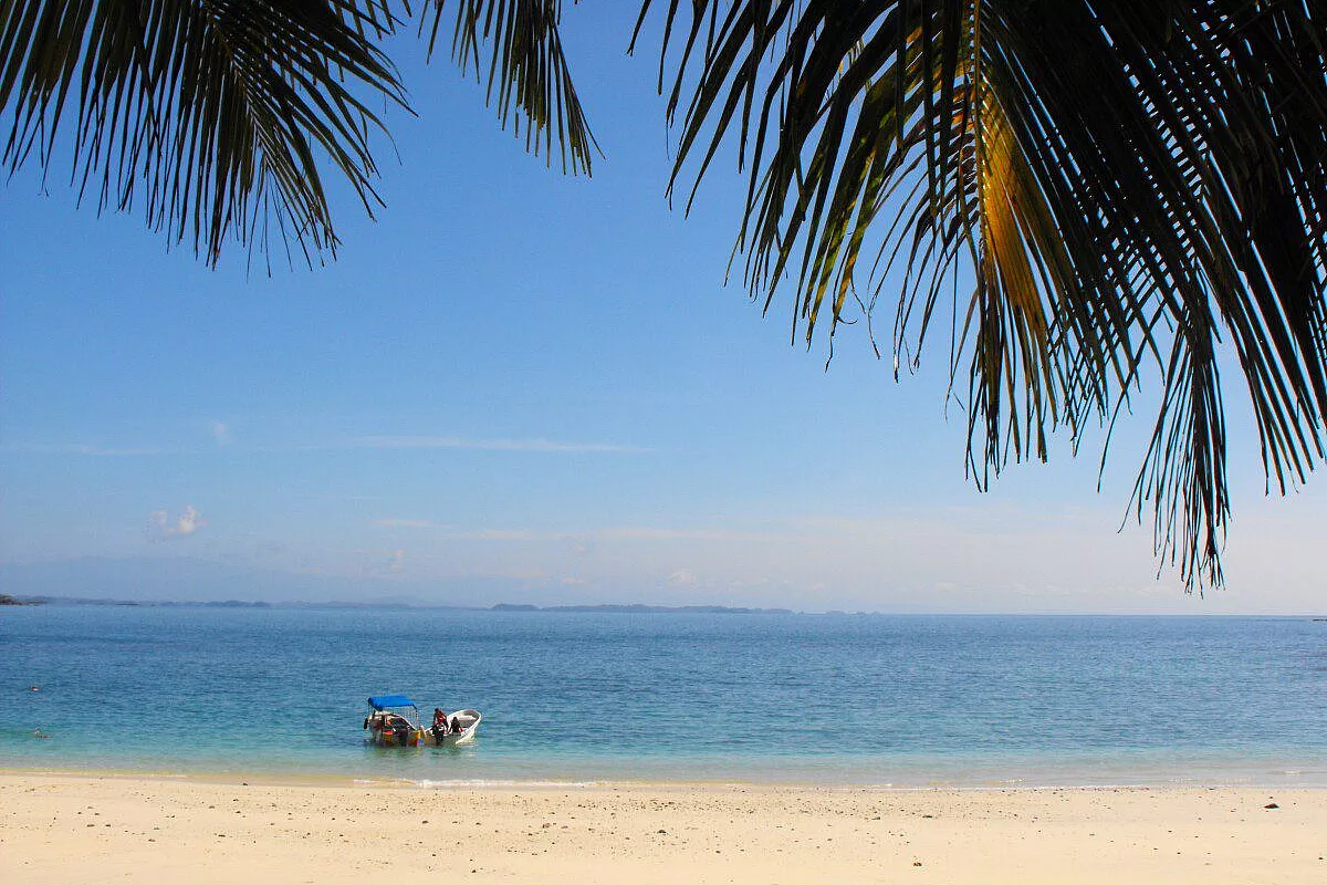 ISLA BOLANOS