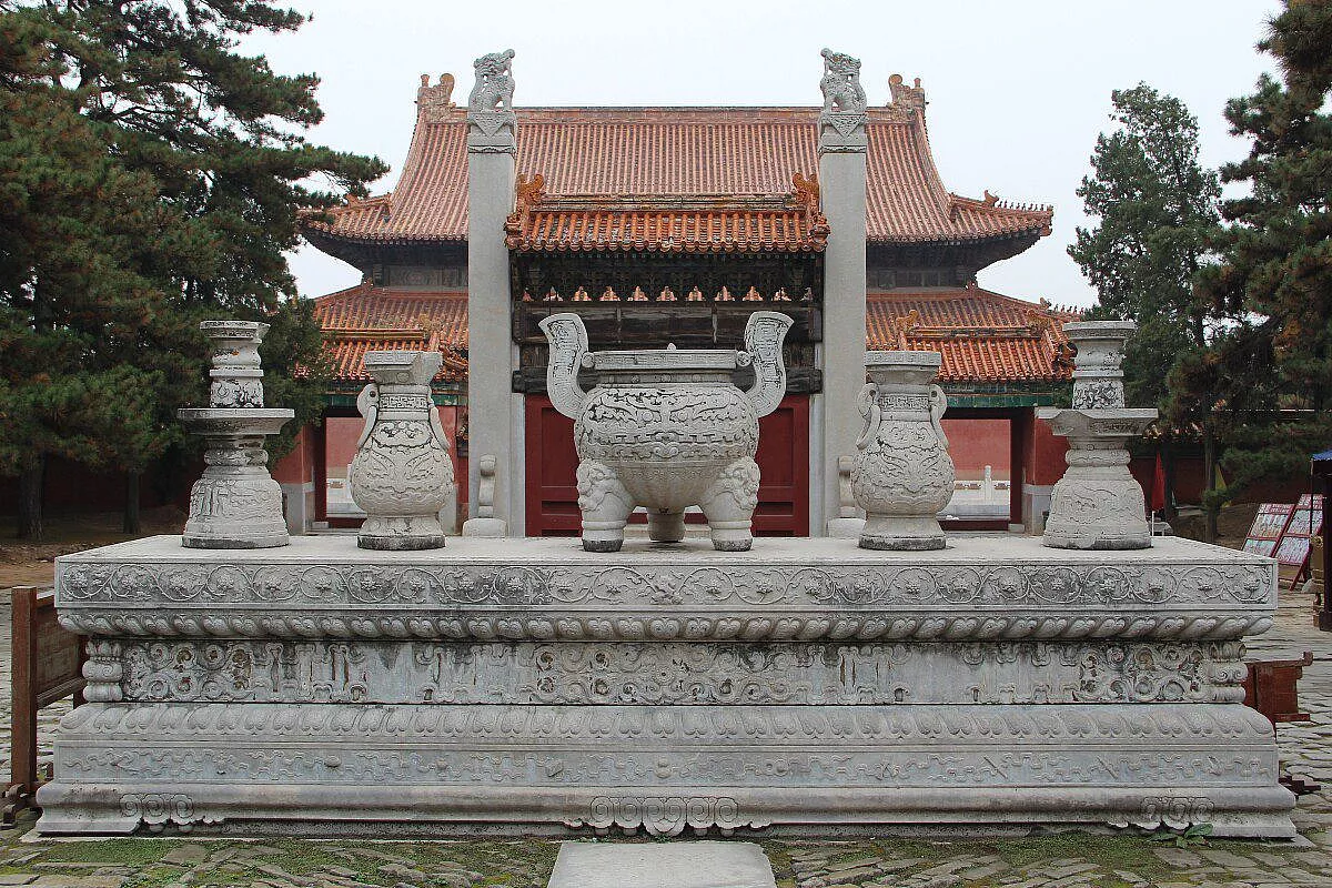 Tombe dei Qing Orientali