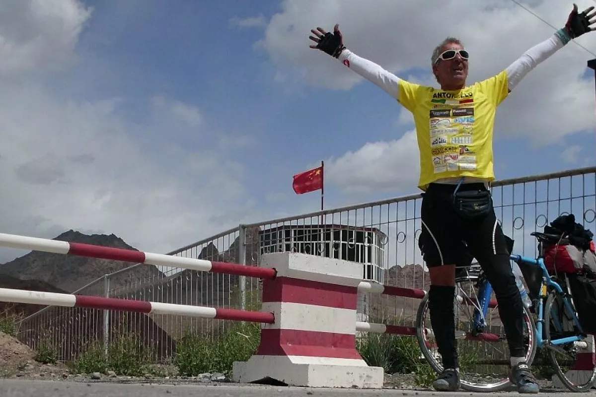 In Cina con la bici
