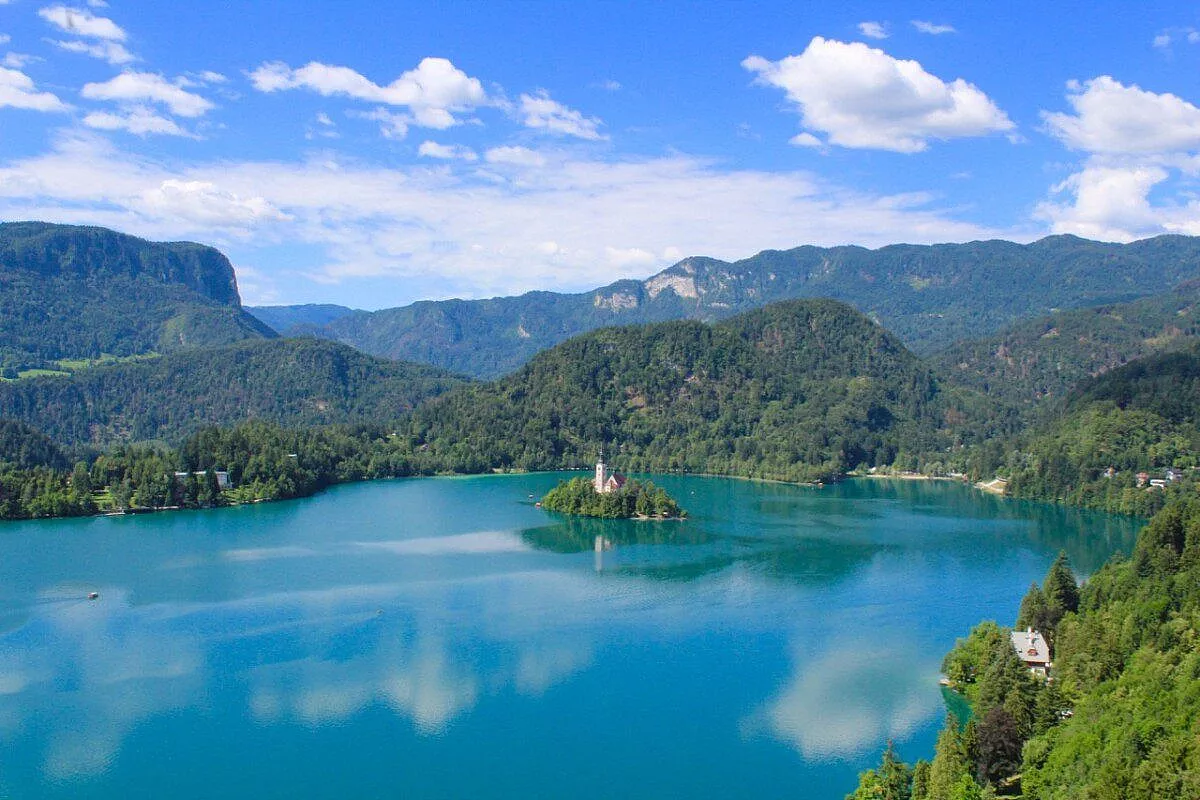 Il lago di Bled visto dal castello