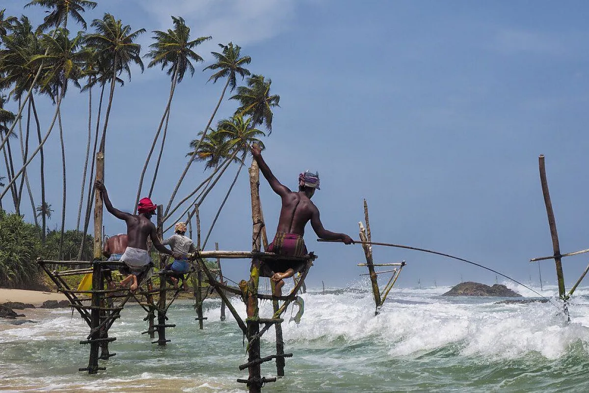Pescatori sui trampoli a tangalla
