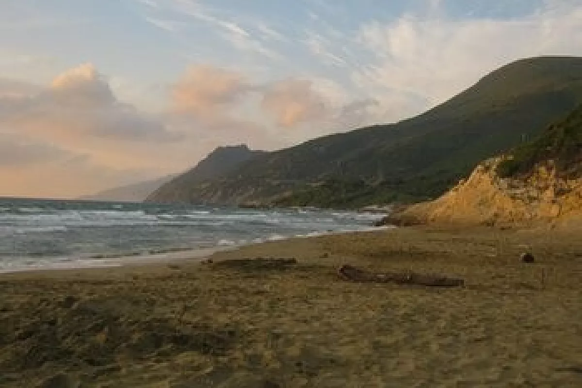 SELVAGGIA CORSICA: IL RISVEGLIO DEI SENSI.