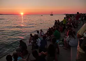turistipercaso cres-curmf