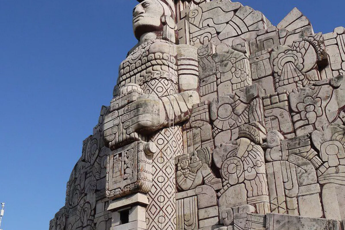 Monumento dedicato alla storia del Messico