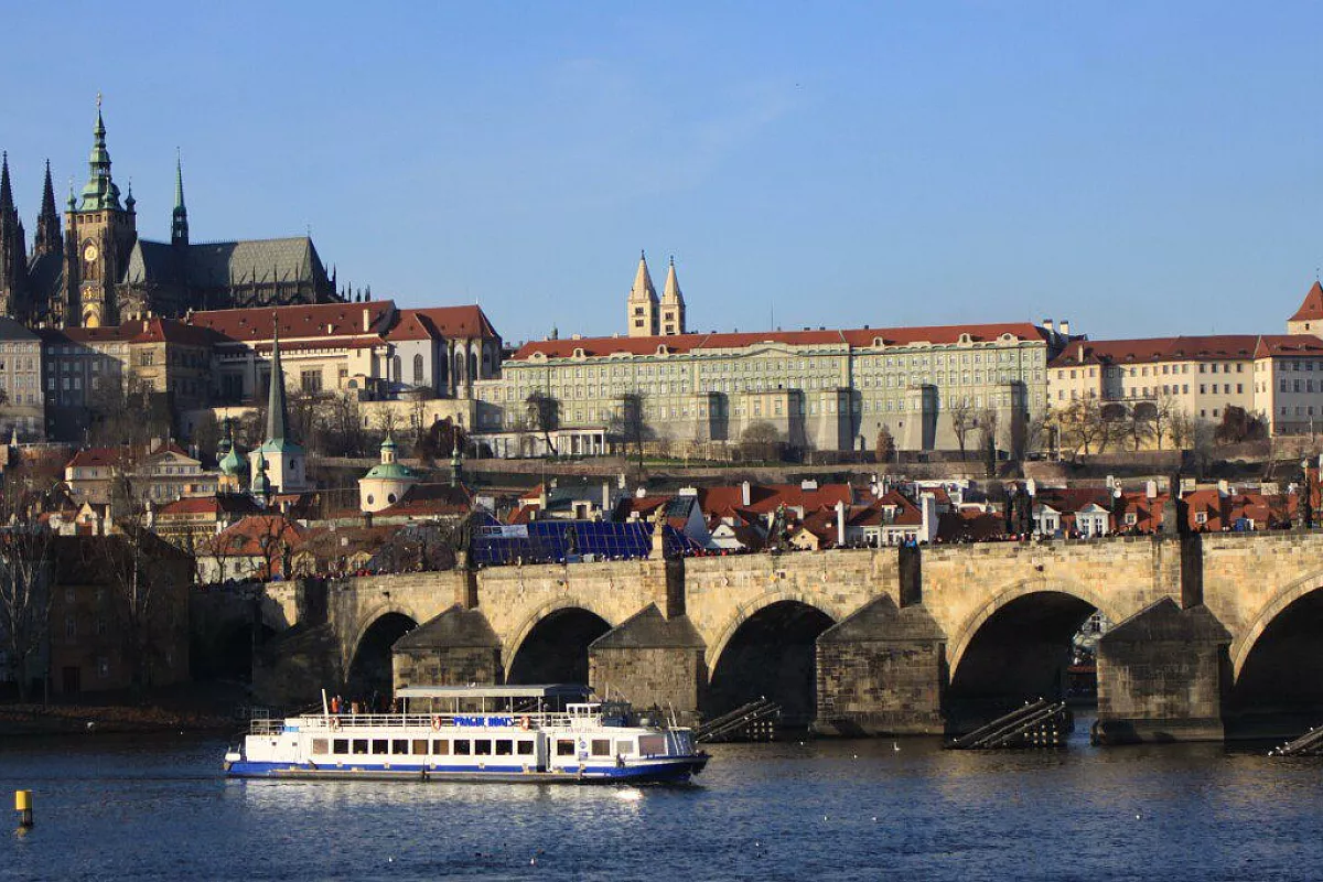 PRAGA