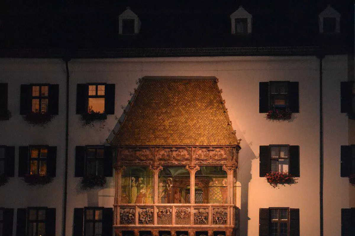Goldenes Dachl by night