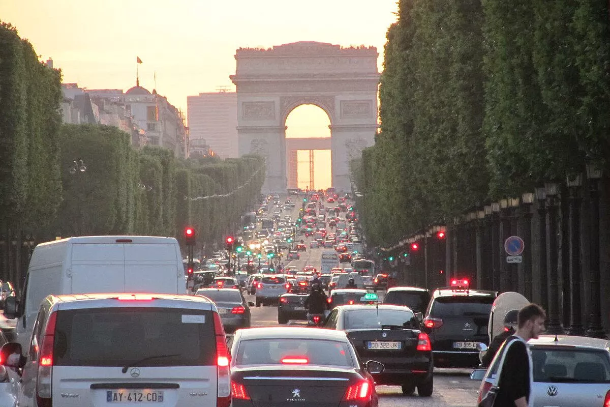 AVENUE DES CHAMPS ELYSEES