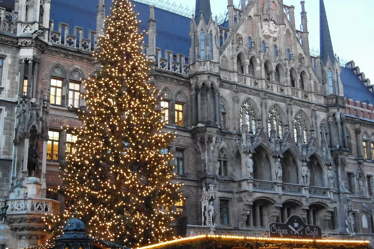 Albero di Natale in piazza