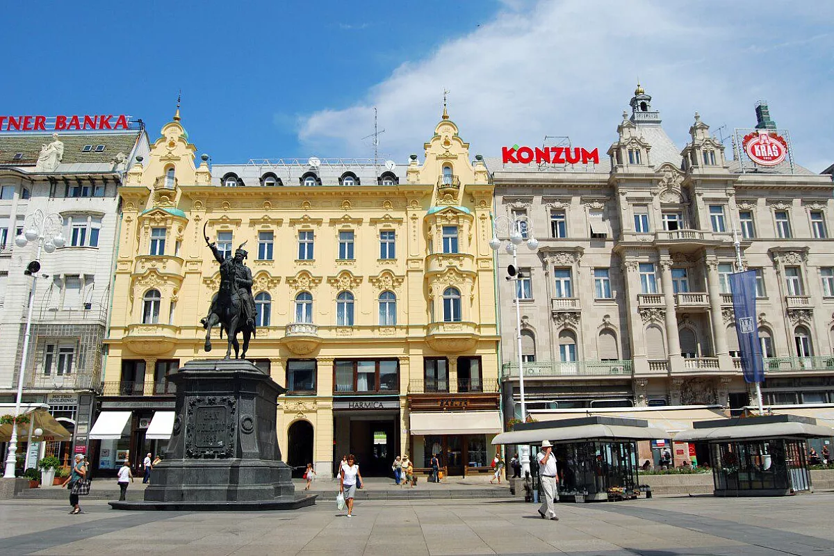 Zagabria: Piazza Ban Jelacic