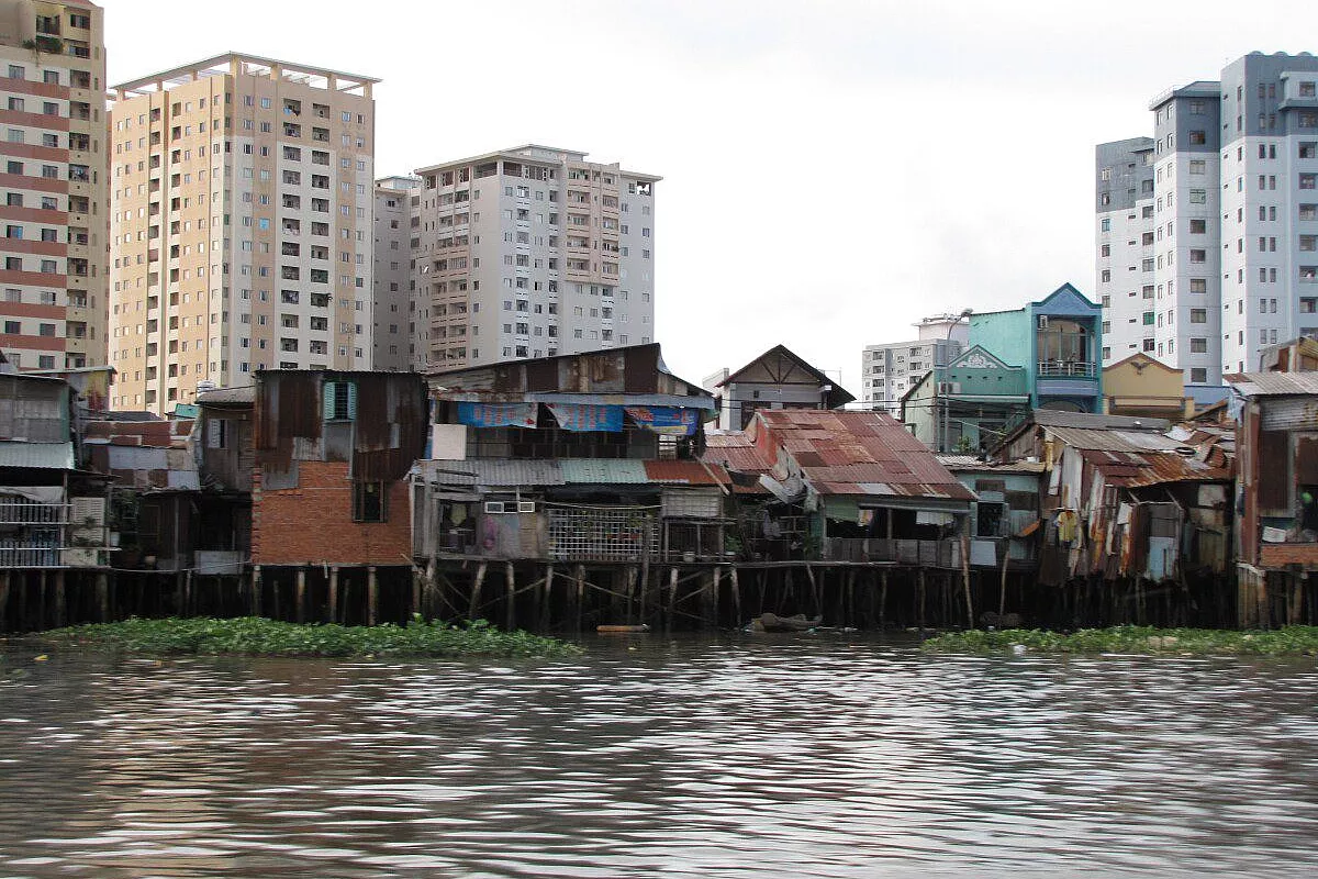 HO CHI MINH vista dal fiume