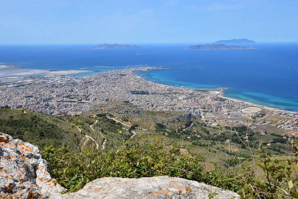 Trapani - Panorama con isole Egadi