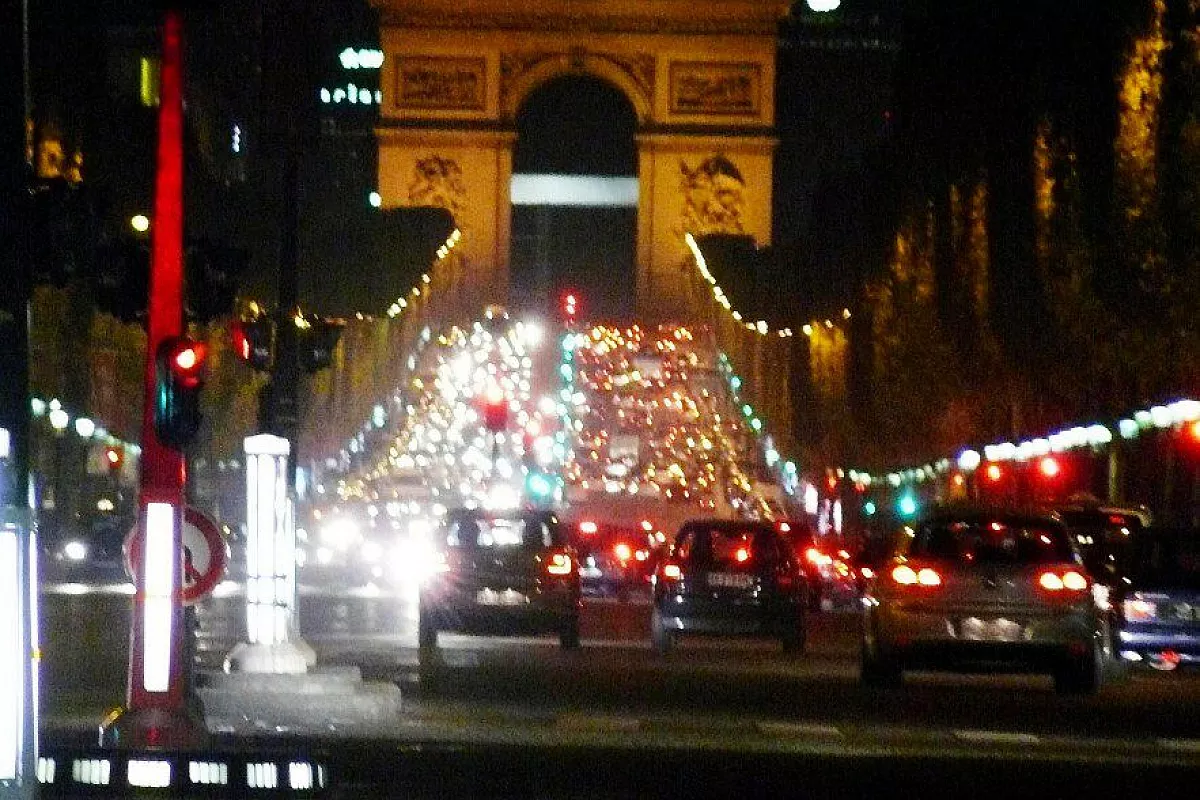 L' arco di trionfo by night