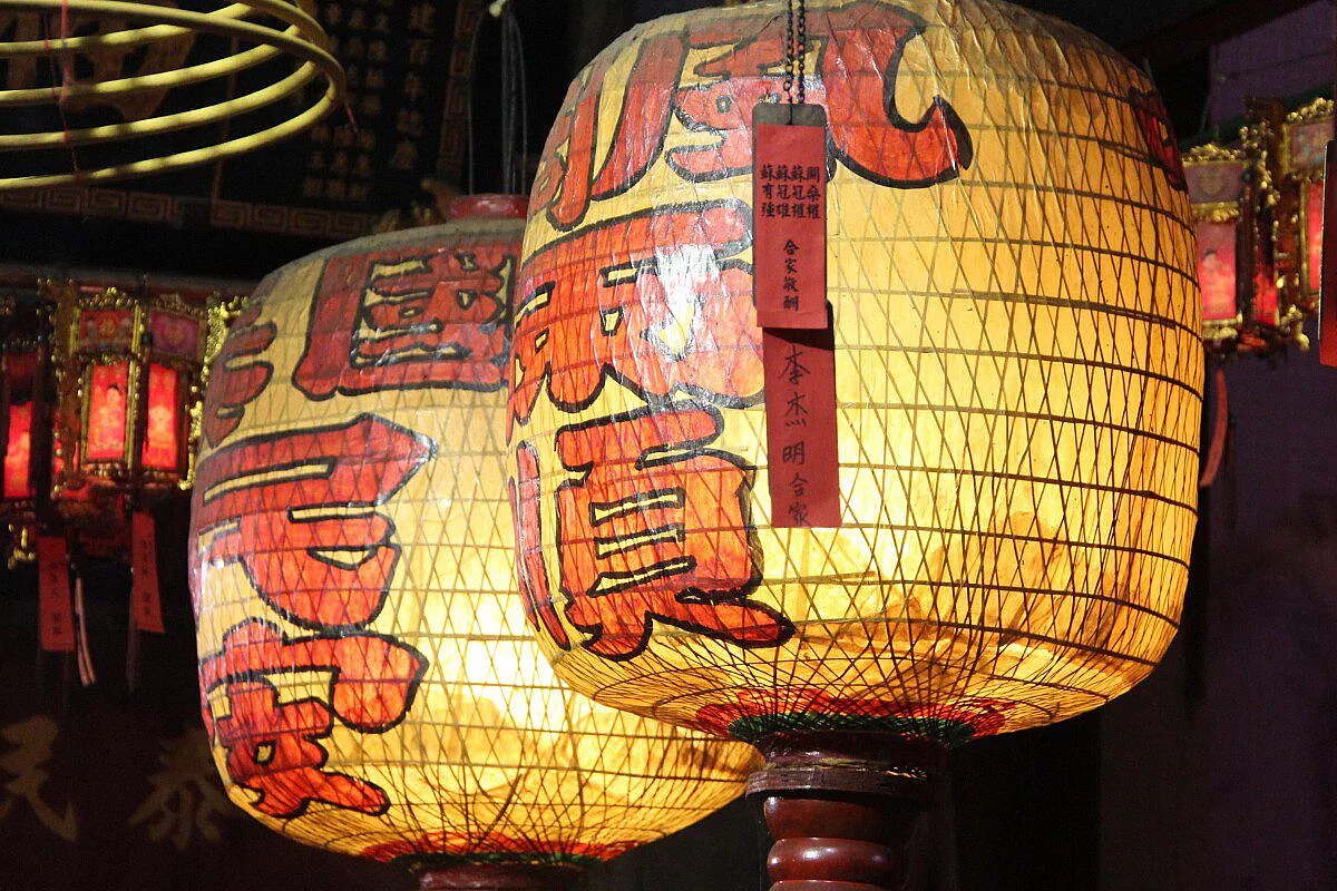 Macau, street temple