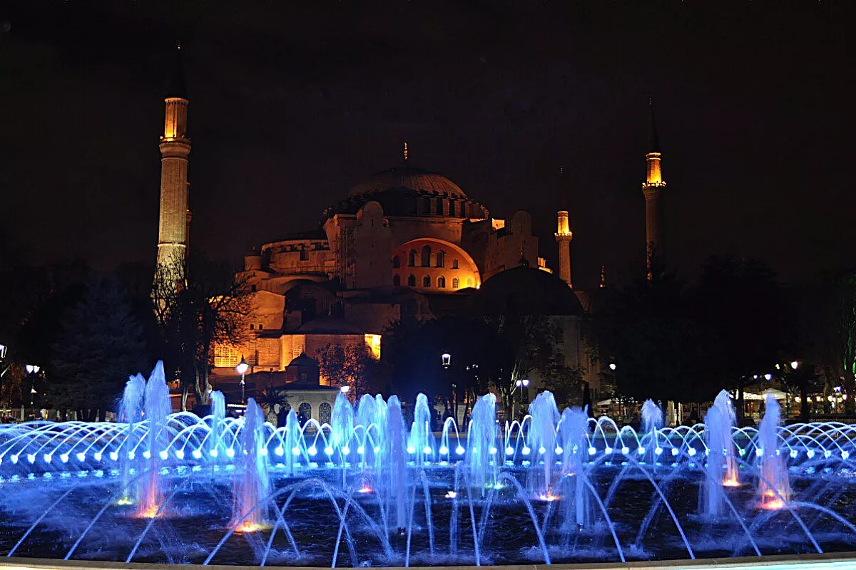 Santa Sofia by night