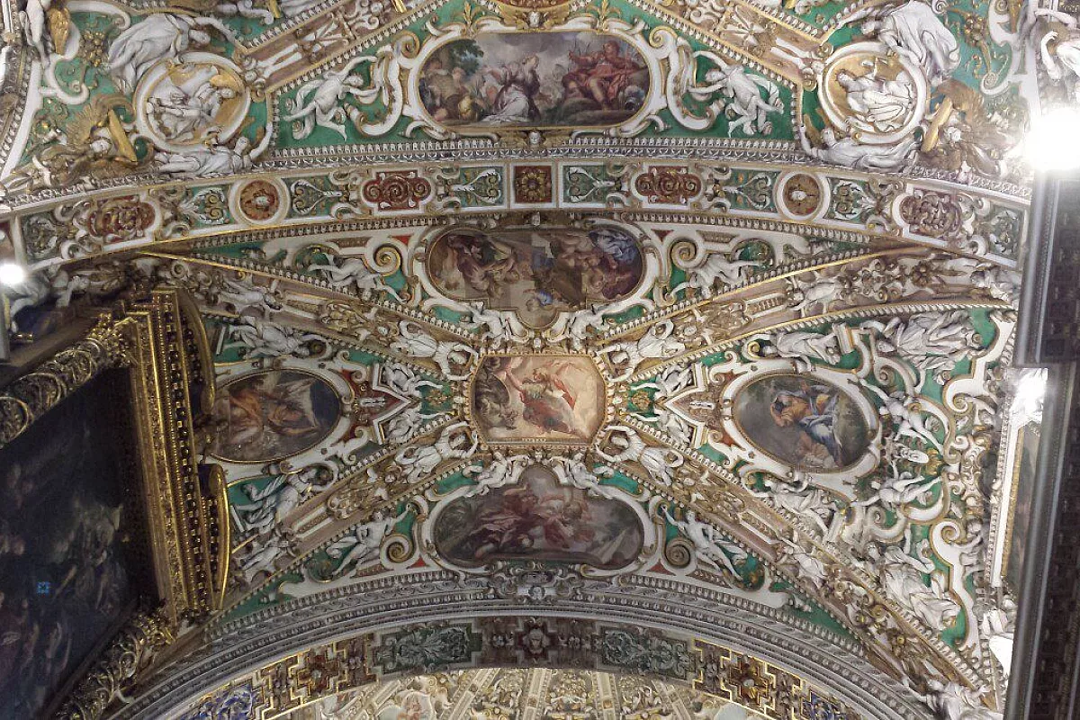 interno basilica santa maria