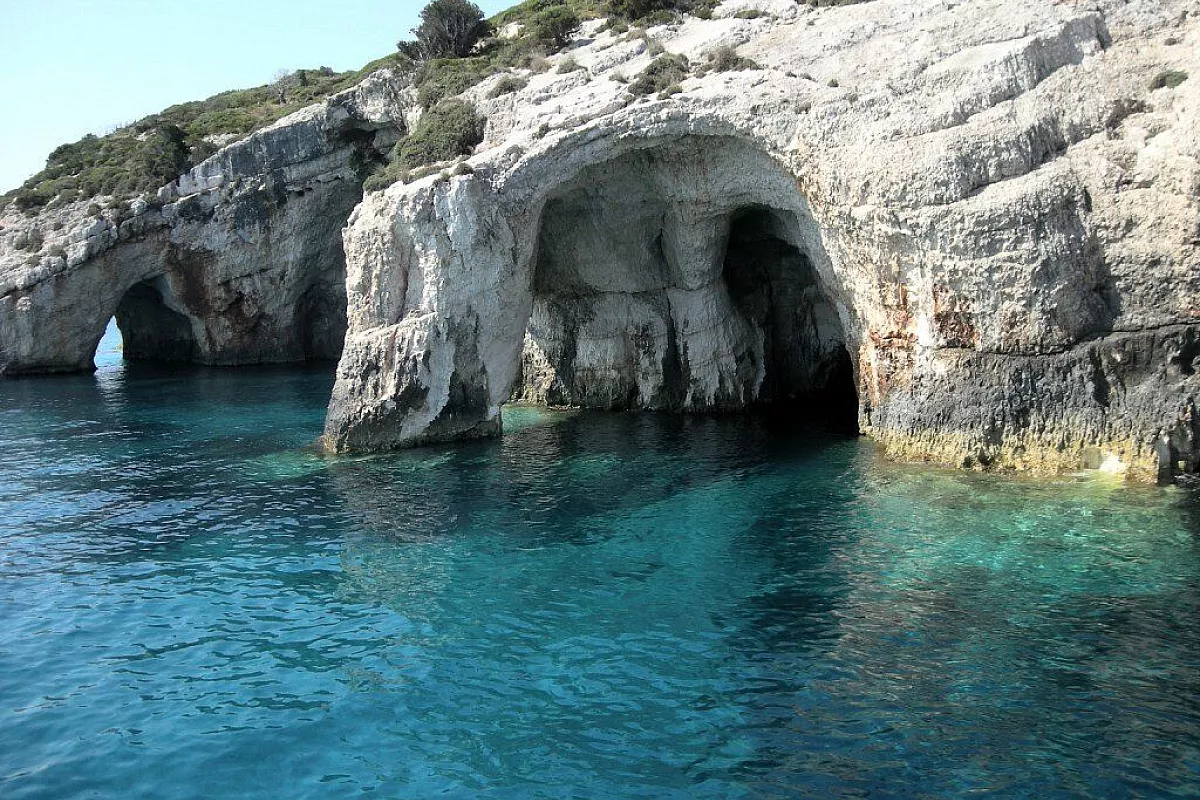 ZANTE, BLU CAVES