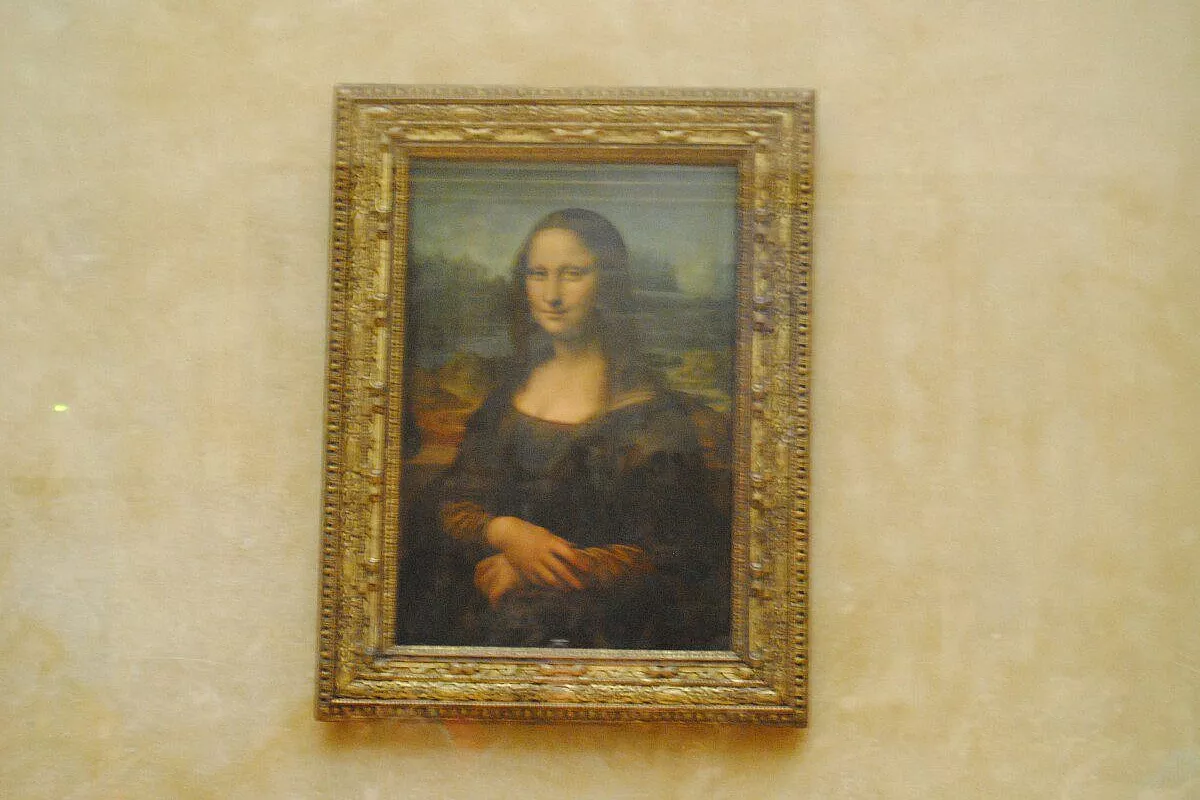Mona Lisa smile