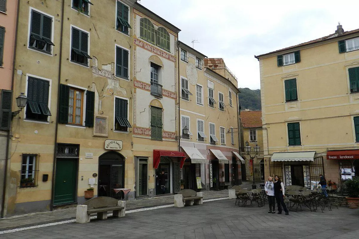 finalborgo,piazza